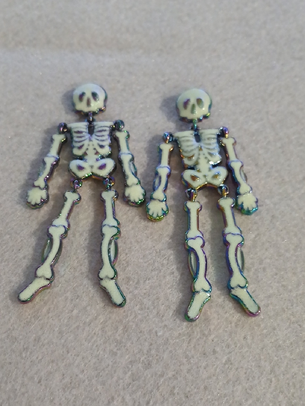 187- Glow Skeleton Dangle Earrings - Cream Skeleton Design